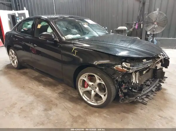 ZARFANBN7M7644482 2021 ALFA ROMEO GIULIA - Image 1