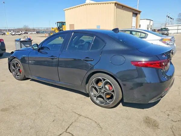 ZARFANBN7N7658982 2022 ALFA ROMEO GIULIA - Image 2