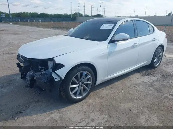 ZARFANBN7N7661669 2022 ALFA ROMEO GIULIA - Image 2