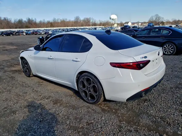 ZARFANBN7N7665401 2022 ALFA ROMEO GIULIA - Image 2