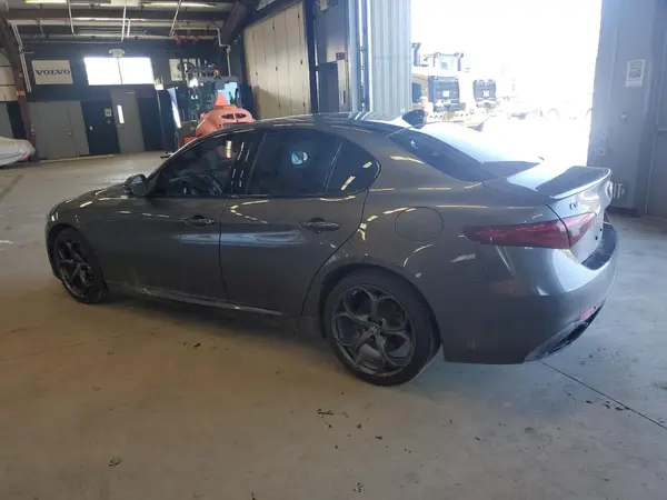 ZARFANBN8K7603937 2019 ALFA ROMEO GIULIA - Image 2