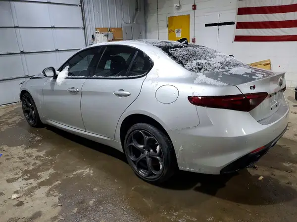 ZARFANBN8L7630430 2020 ALFA ROMEO GIULIA - Image 2