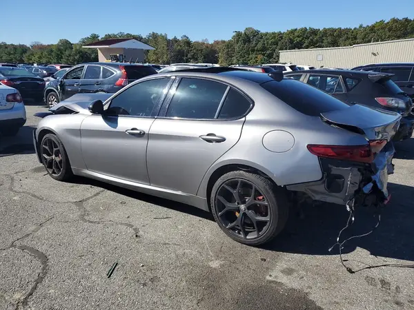 ZARFANBN8L7632369 2020 ALFA ROMEO GIULIA - Image 2