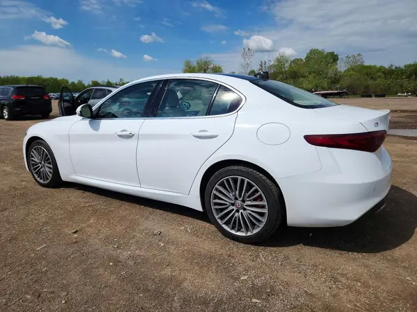 ZARFANBN8M7643793 2021 ALFA ROMEO GIULIA - Image 2