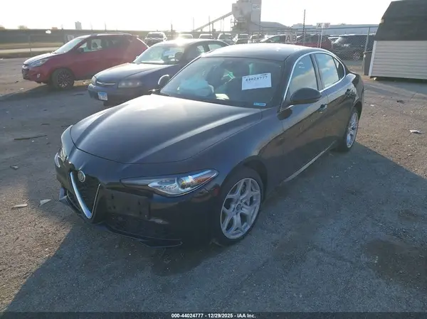 ZARFANBN8M7644328 2021 ALFA ROMEO GIULIA - Image 2