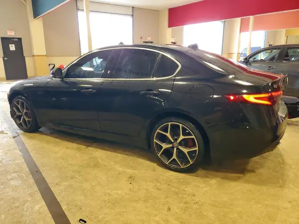 ZARFANBN8M7645379 2021 ALFA ROMEO GIULIA - Image 2