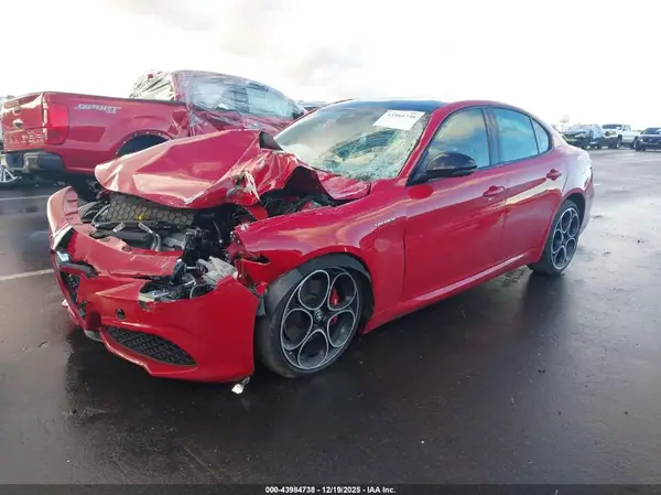 ZARFANBN8N7659770 2022 ALFA ROMEO GIULIA - Image 2