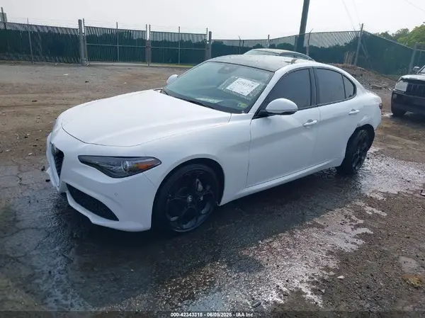 ZARFANBN8N7661860 2022 ALFA ROMEO GIULIA - Image 2