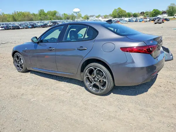 ZARFANBN8N7662152 2022 ALFA ROMEO GIULIA - Image 2