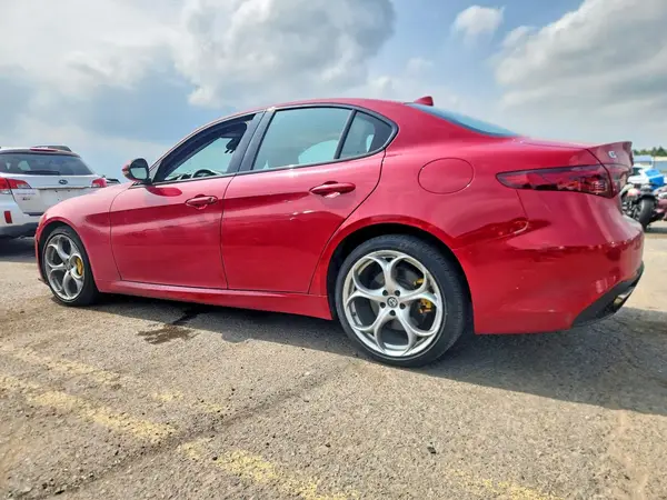 ZARFANBN9K7601243 2019 ALFA ROMEO GIULIA - Image 2