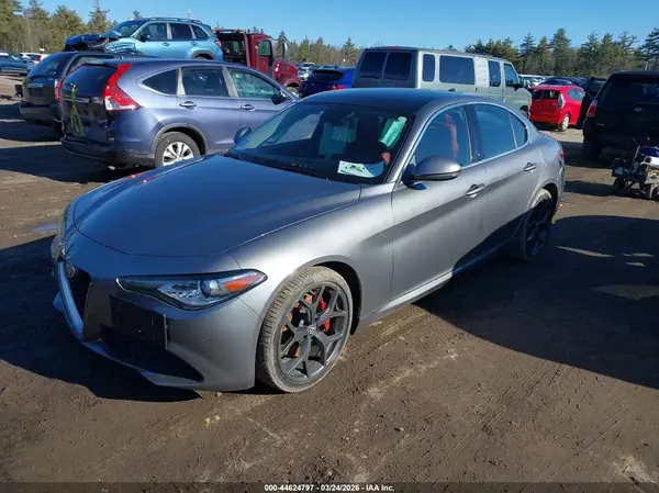 ZARFANBN9K7622674 2019 ALFA ROMEO GIULIA - Image 2
