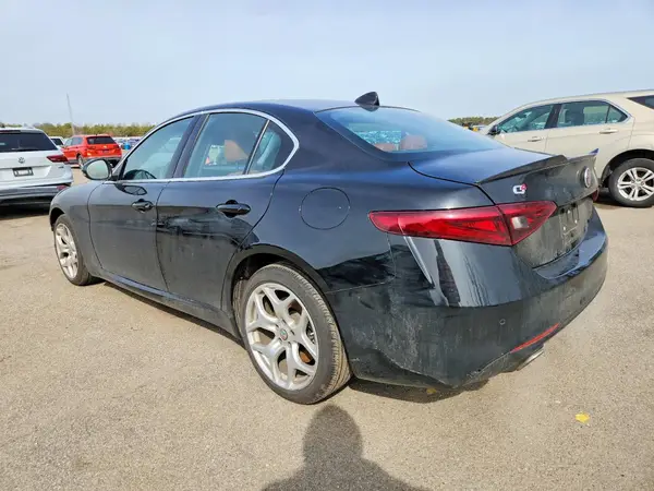 ZARFANBN9M7640773 2021 ALFA ROMEO GIULIA - Image 2