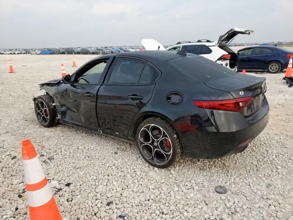 ZARFANBN9N7652875 2022 ALFA ROMEO GIULIA - Image 2