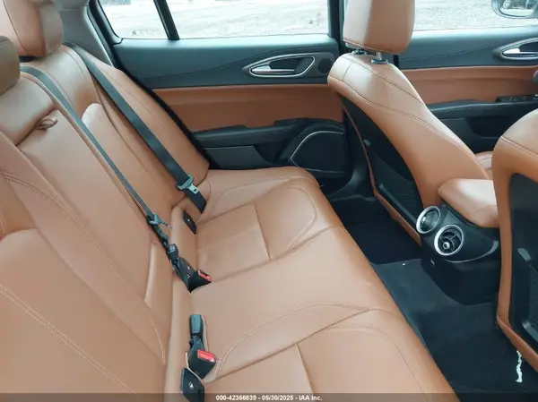 ZARFANBNXK7606323 2019 ALFA ROMEO GIULIA - Image 8