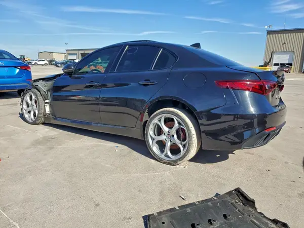 ZARFANBNXK7608685 2019 ALFA ROMEO GIULIA - Image 2