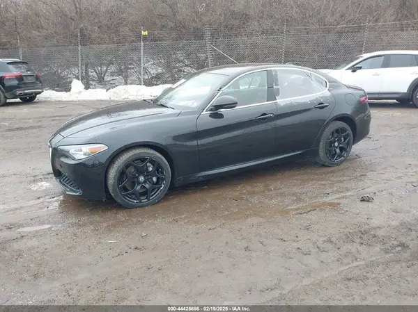 ZARFANBNXL7636861 2020 ALFA ROMEO GIULIA - Image 2