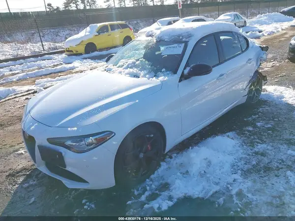 ZARFANBNXM7648087 2021 ALFA ROMEO GIULIA - Image 2