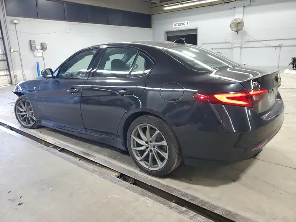 ZARFANBNXN7659284 2022 ALFA ROMEO GIULIA - Image 2