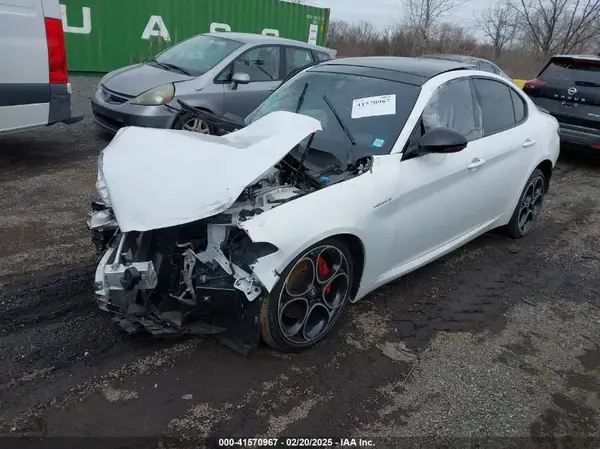 ZARFANBNXN7664503 2022 ALFA ROMEO GIULIA - Image 2