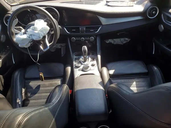 ZARFANBNXP7670787 2023 ALFA ROMEO GIULIA - Image 8