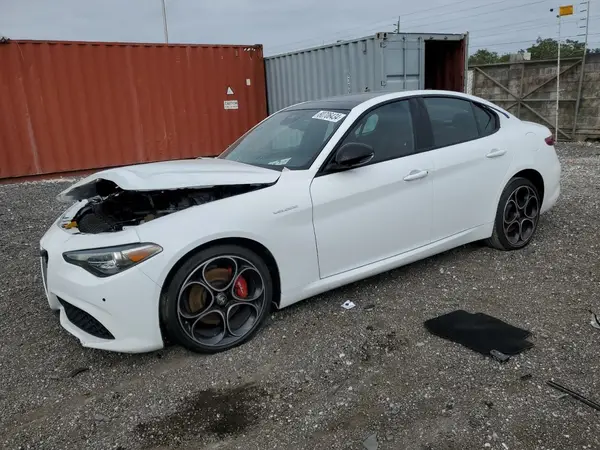 ZARFANBNXP7670966 2023 ALFA ROMEO GIULIA - Image 1