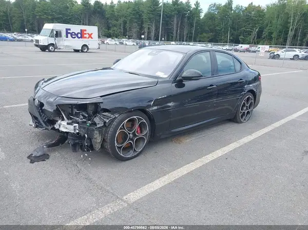 ZARFANBNXP7671082 2023 ALFA ROMEO GIULIA - Image 2