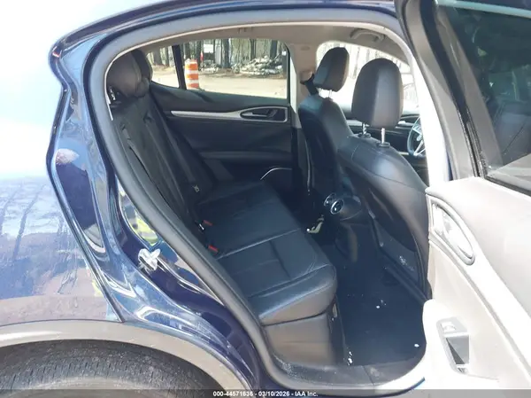 ZASFAKAN0J7B60246 2018 ALFA ROMEO STELVIO - Image 8