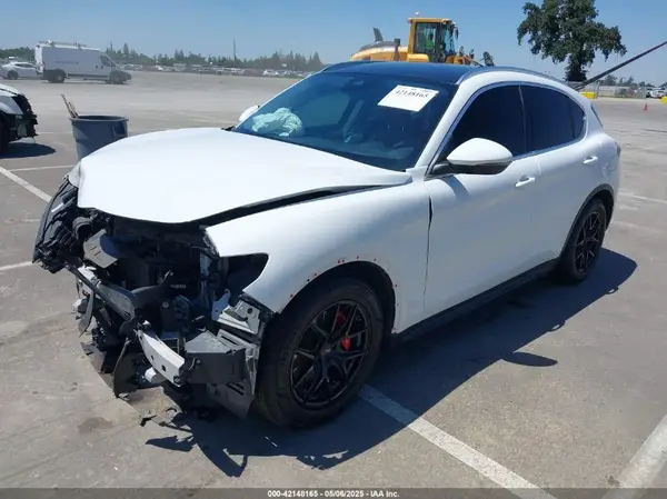 ZASFAKAN0J7B72784 2018 ALFA ROMEO STELVIO - Image 2