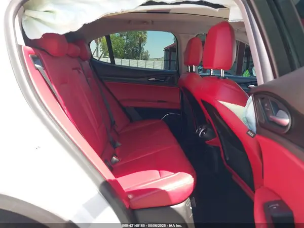 ZASFAKAN0J7B72784 2018 ALFA ROMEO STELVIO - Image 8