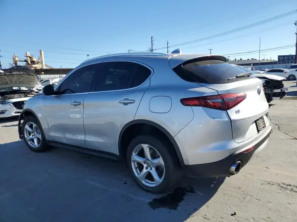 ZASFAKAN0J7B75510 2018 ALFA ROMEO STELVIO - Image 2