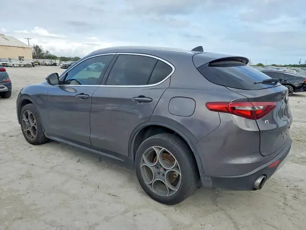 ZASFAKAN0J7B77774 2018 ALFA ROMEO STELVIO - Image 2