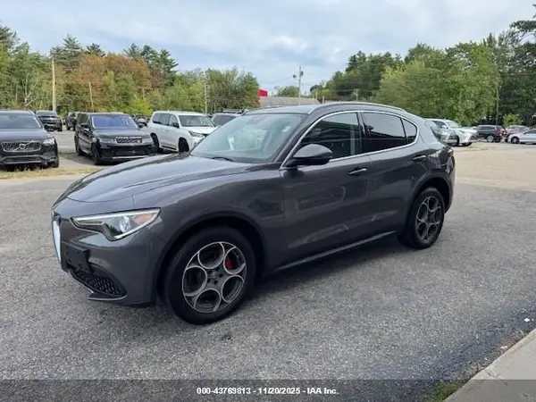 ZASFAKAN0J7B81047 2018 ALFA ROMEO STELVIO - Image 2