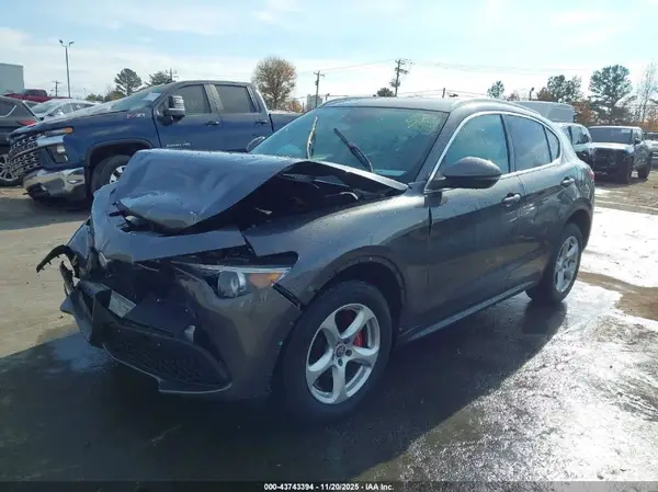 ZASFAKAN0J7B83283 2018 ALFA ROMEO STELVIO - Image 2