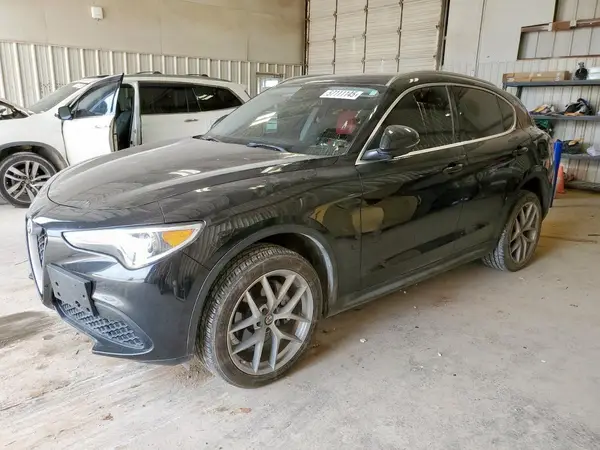 ZASFAKAN0J7B84837 2018 ALFA ROMEO STELVIO - Image 1