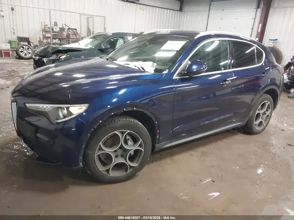 ZASFAKAN0J7B85440 2018 ALFA ROMEO STELVIO - Image 2