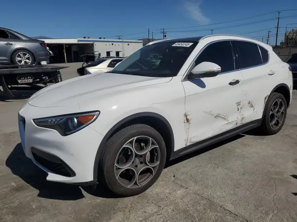 ZASFAKAN1J7B72213 2018 ALFA ROMEO STELVIO - Image 1