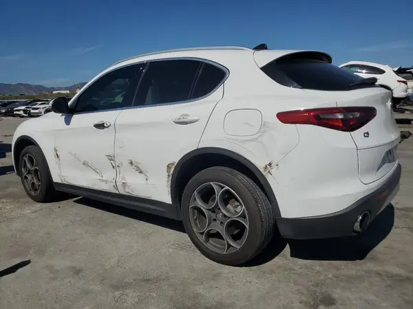 ZASFAKAN1J7B72213 2018 ALFA ROMEO STELVIO - Image 2