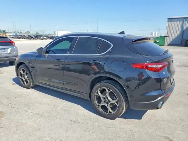ZASFAKAN1J7B74253 2018 ALFA ROMEO STELVIO - Image 2