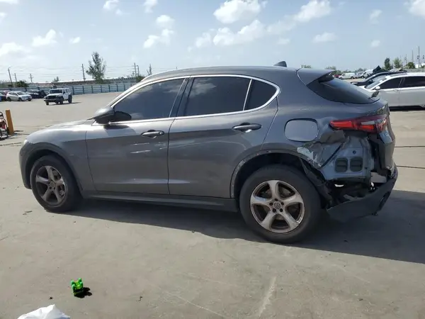 ZASFAKAN1J7B80182 2018 ALFA ROMEO STELVIO - Image 2