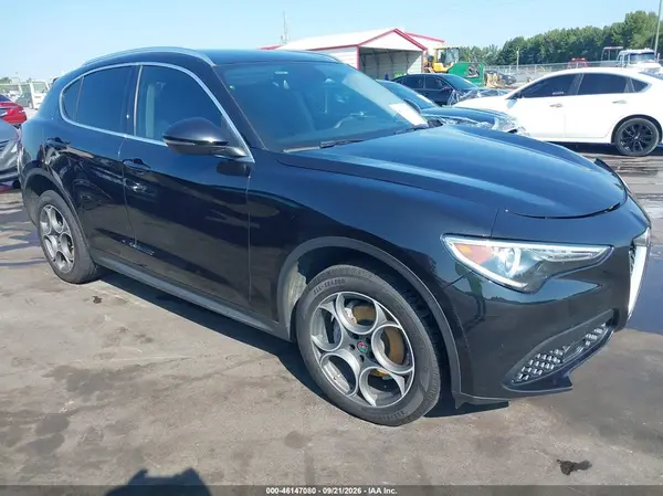 ZASFAKAN1J7B84961 2018 ALFA ROMEO STELVIO - Image 1