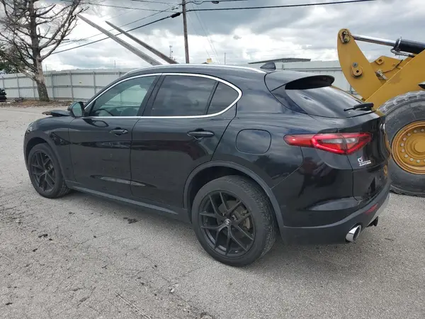 ZASFAKAN1J7B92901 2018 ALFA ROMEO STELVIO - Image 2