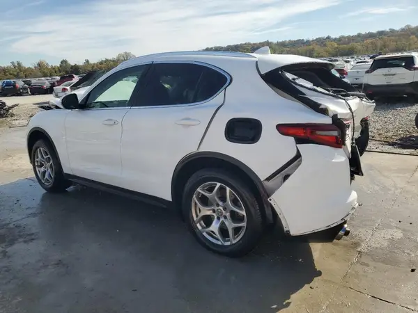 ZASFAKAN1J7C19353 2018 ALFA ROMEO STELVIO - Image 2