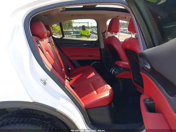 ZASFAKAN1J7C28750 2018 ALFA ROMEO STELVIO - Image 8