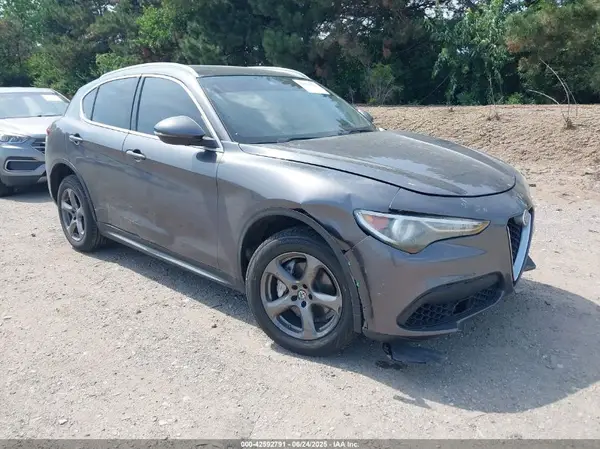 ZASFAKAN2J7B78344 2018 ALFA ROMEO STELVIO - Image 1