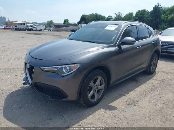 ZASFAKAN2J7B78344 2018 ALFA ROMEO STELVIO - Image 2