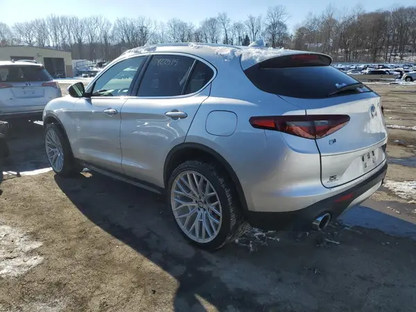 ZASFAKAN2J7B80319 2018 ALFA ROMEO STELVIO - Image 2