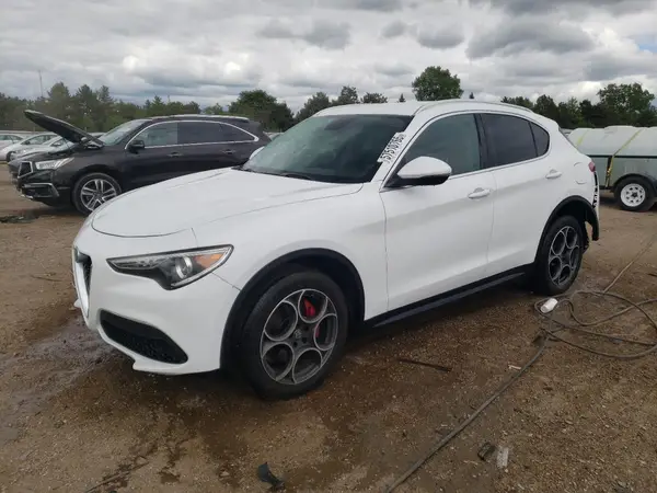 ZASFAKAN2J7B87402 2018 ALFA ROMEO STELVIO - Image 1