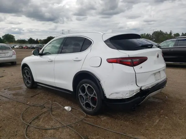 ZASFAKAN2J7B87402 2018 ALFA ROMEO STELVIO - Image 2