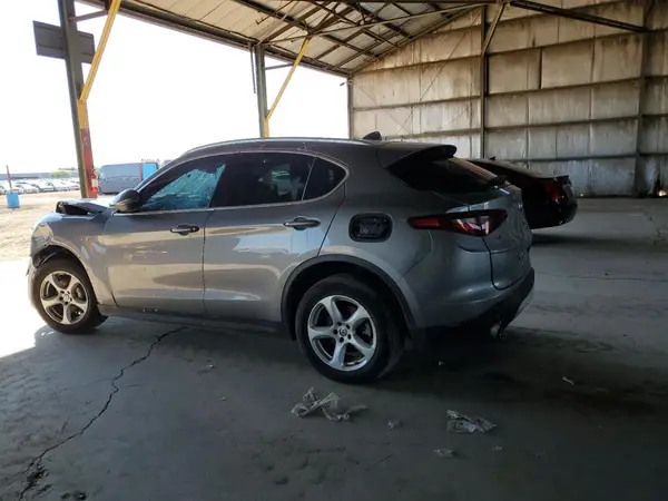 ZASFAKAN2J7B88128 2018 ALFA ROMEO STELVIO - Image 2