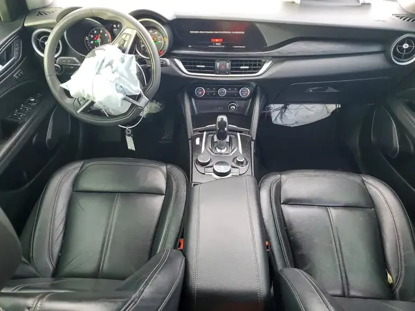 ZASFAKAN2J7B89585 2018 ALFA ROMEO STELVIO - Image 8